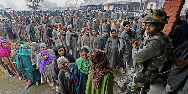 Jammu and Kashmir, in the second phase of Jharkhand polls: Brisk voting: Security forces concentrated: the borders cilvaippu