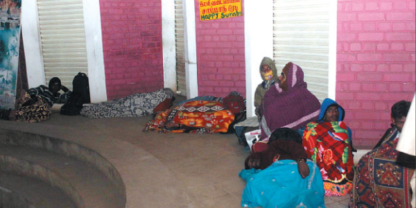 Military recruitment of young people on the road to camp