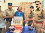 Chocolate box kattukkat 59 million trapped in the bus station in Kerala and Coimbatore hoarding of liquidity that the police investigation into the arrest K
